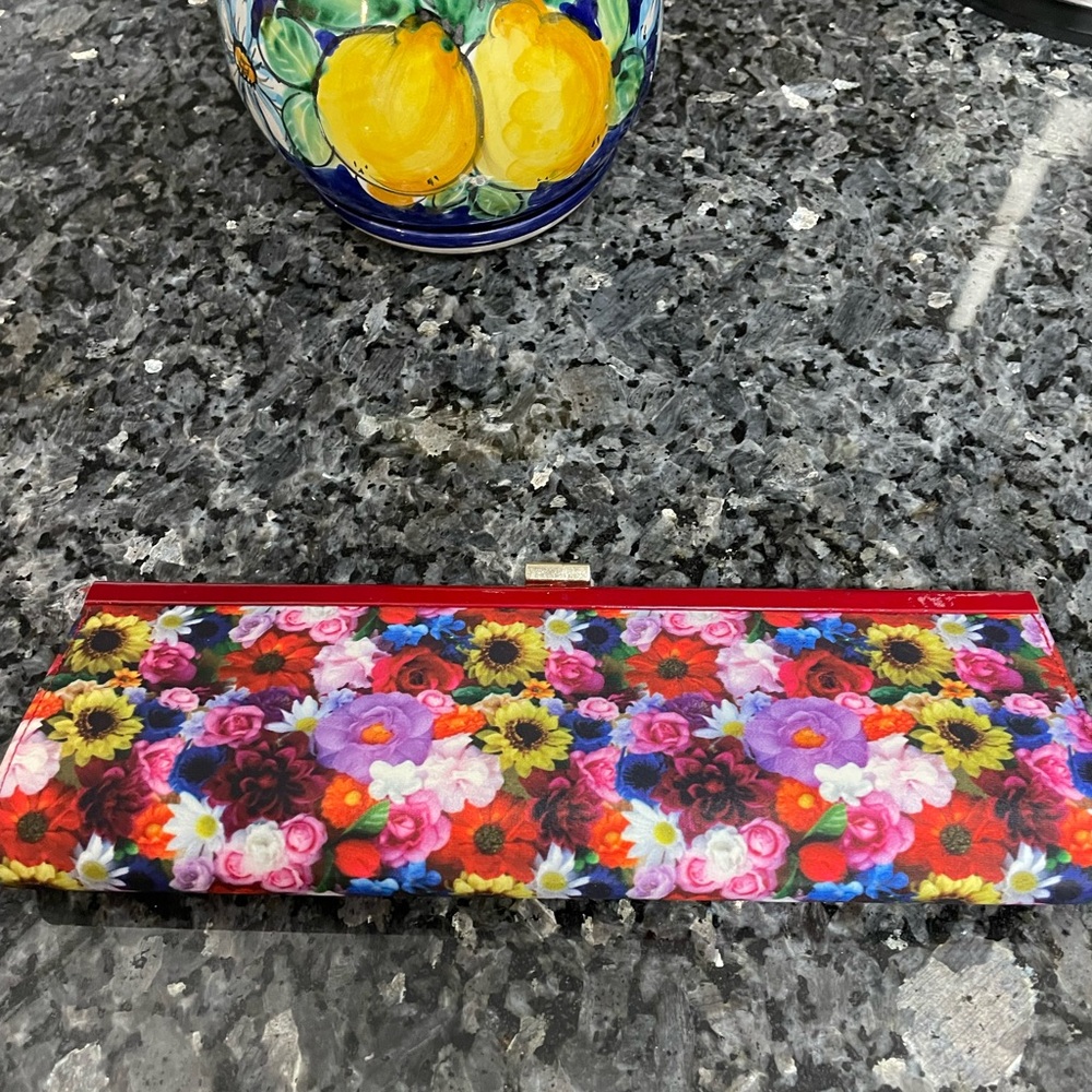 SALE Lisa Kay England gorgeous floral clutch - Picture 2 of 6
